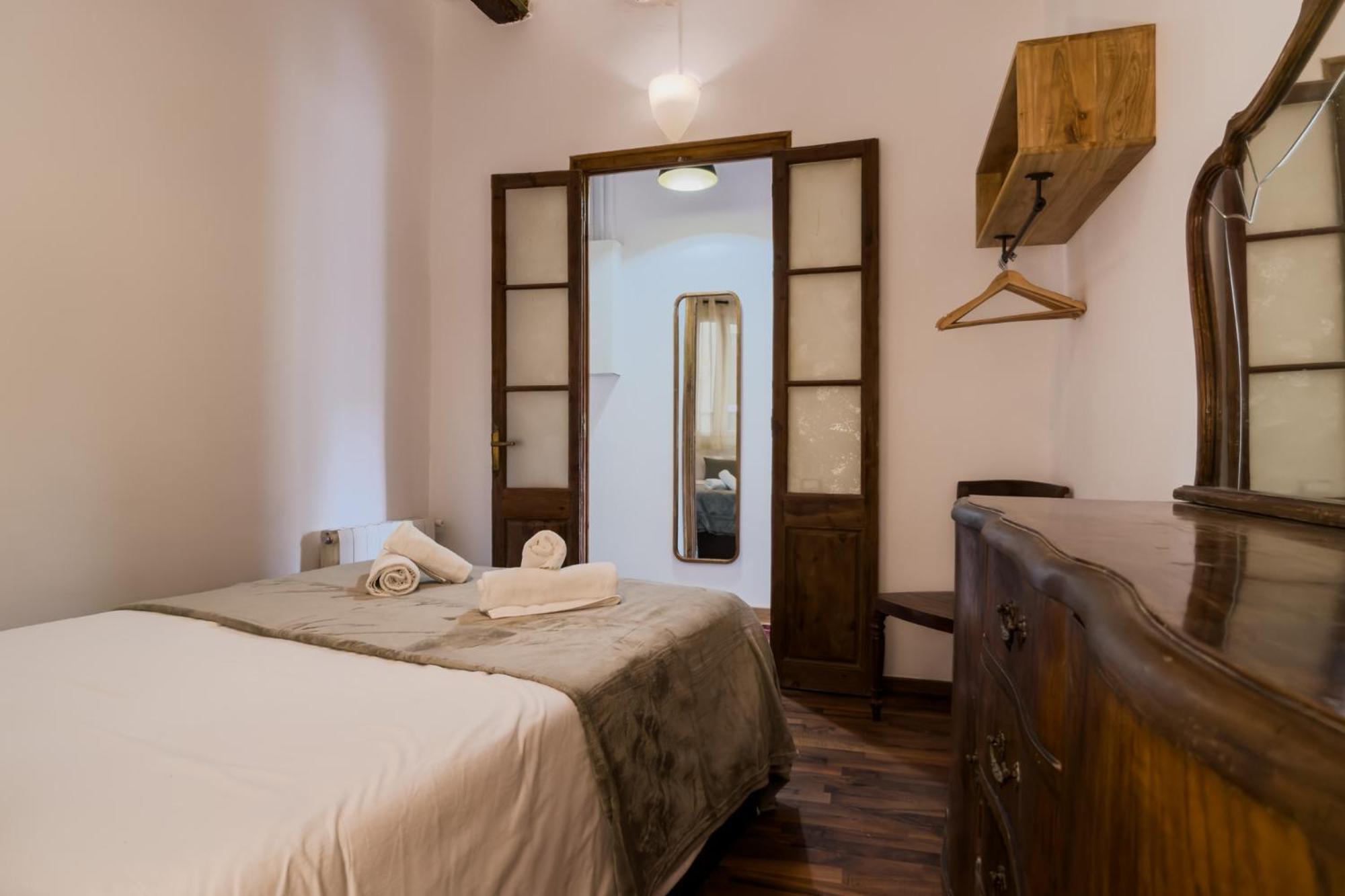 Magalhaes - Trad Flat In Poble Sec, Near Ramblas Barcelona Exterior foto